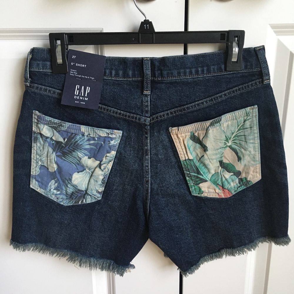 ❗️SALE Gap Denim 5" Jean Shorts Sz 27 Frayed Hems